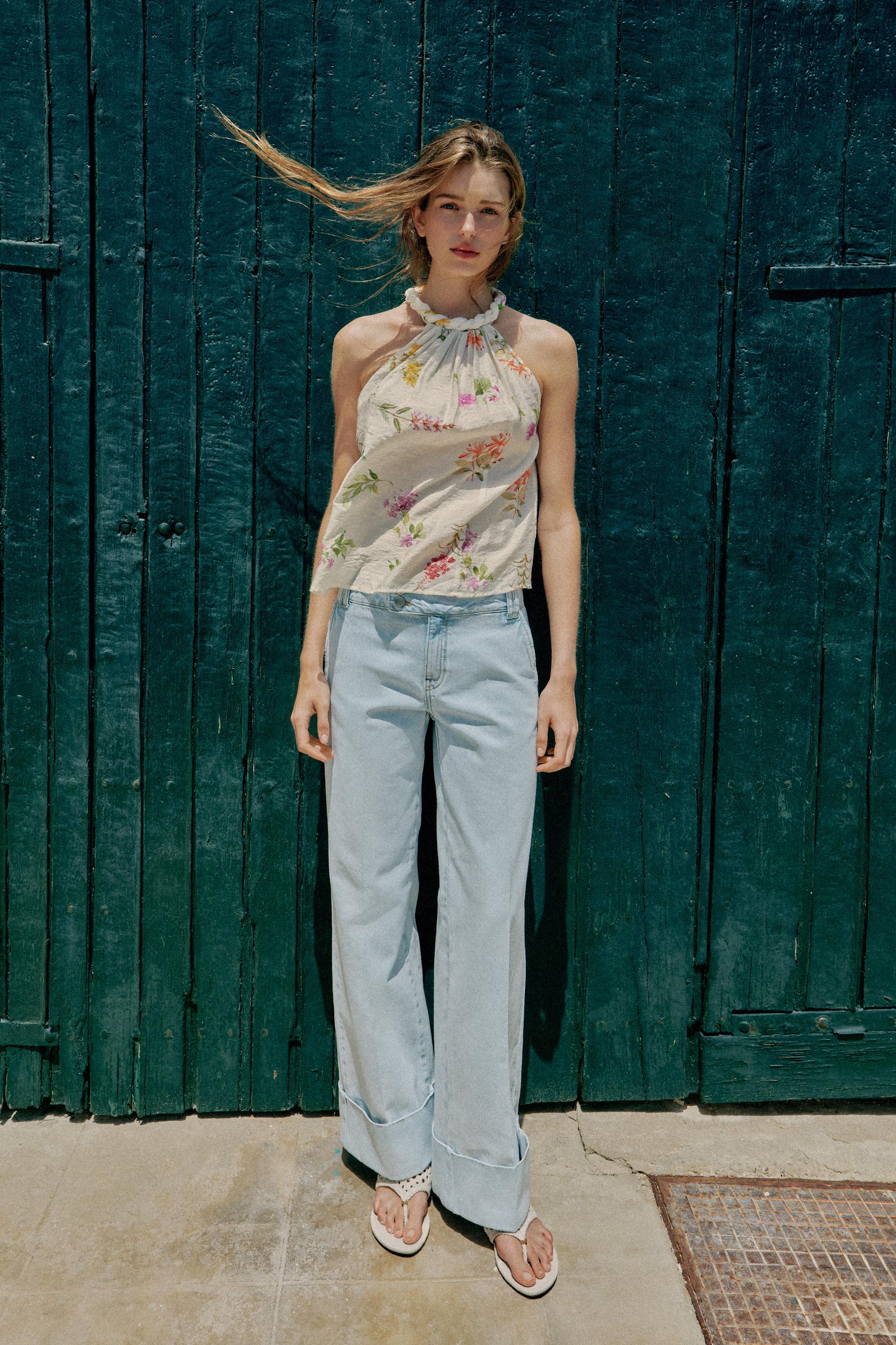 FLORAL PRINT HALTER TOP